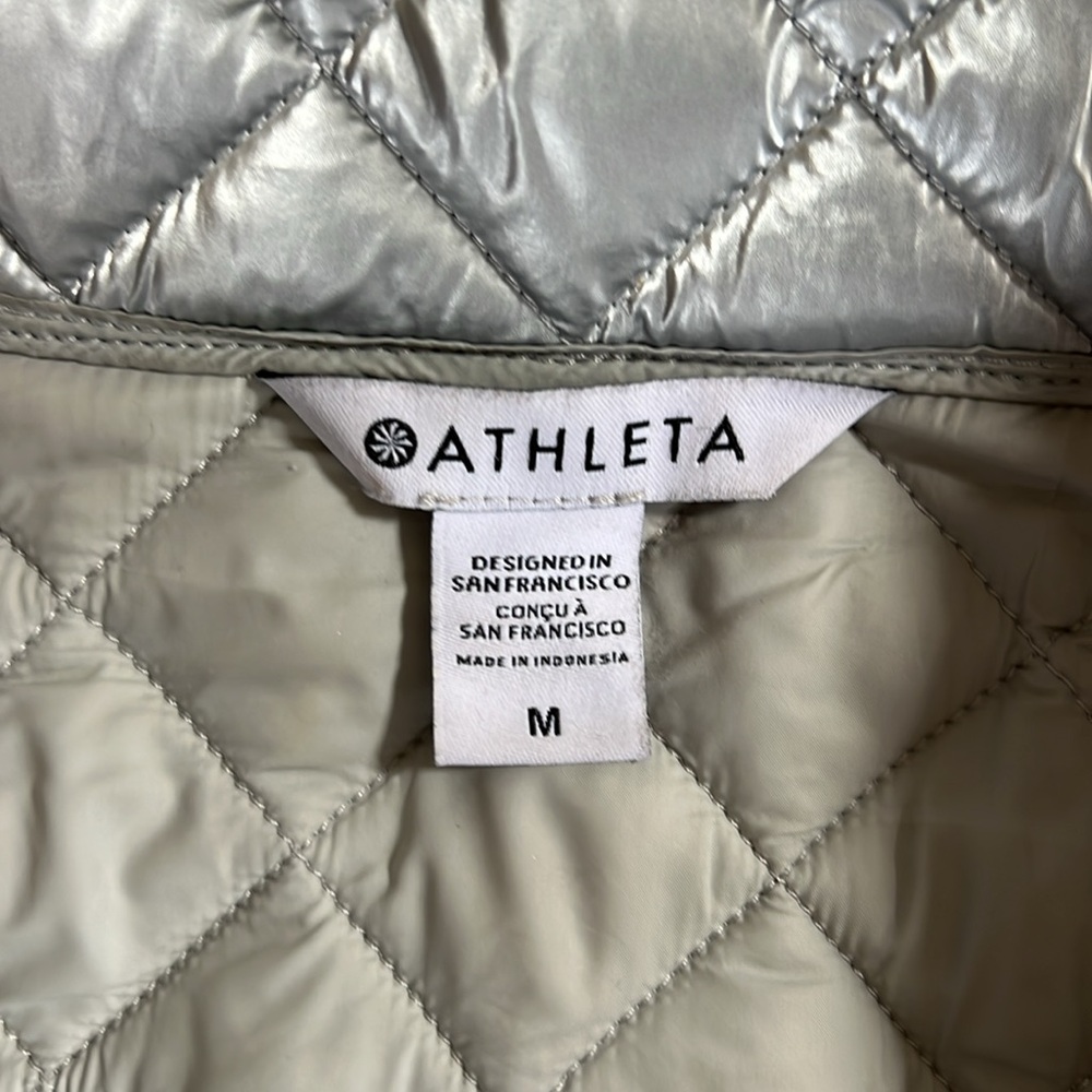 Athleta silver puffer coat excellent use condition size medium - Picture 2 of 5